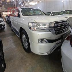 تۆیۆتا لاند کروزەر